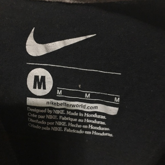 Nike girls tee (fits size 8) - Picture 3 of 3